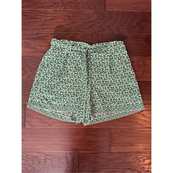 Max Studio Spring Fresh Green Floral Shorts - Picture 1 of 5